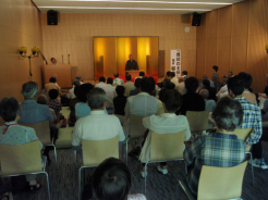 相撲講談の様子