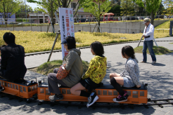 ミニ電車に乗ってみました　※大人も乗車可