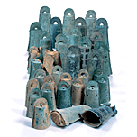 Bronze bells from the Kamo-Iwakura site (important cultural properties)